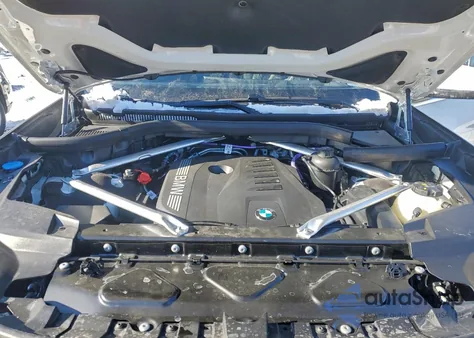 2026 BMW X7 xDrive40I z USA, uszkodzony, nr VIN 5UX23EM09T9067184